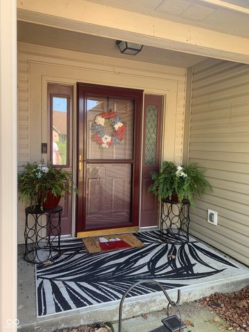 2887 Prairie Stream Way, Columbus, IN 47203