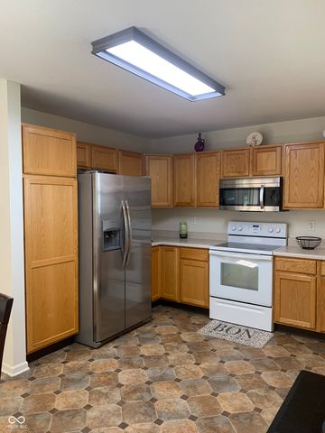 2887 Prairie Stream Way, Columbus, IN 47203