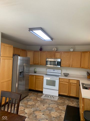 2887 Prairie Stream Way, Columbus, IN 47203