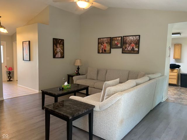 2887 Prairie Stream Way, Columbus, IN 47203