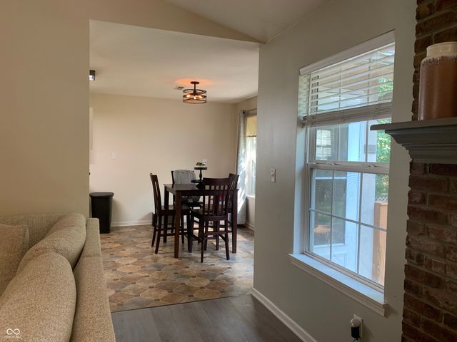 2887 Prairie Stream Way, Columbus, IN 47203