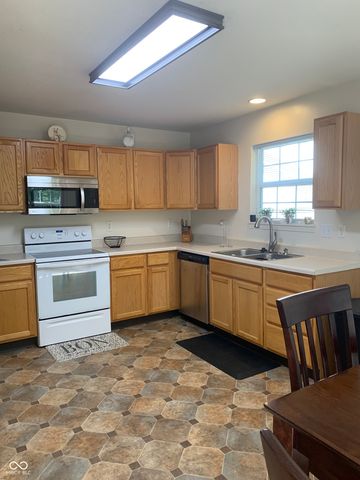 2887 Prairie Stream Way, Columbus, IN 47203