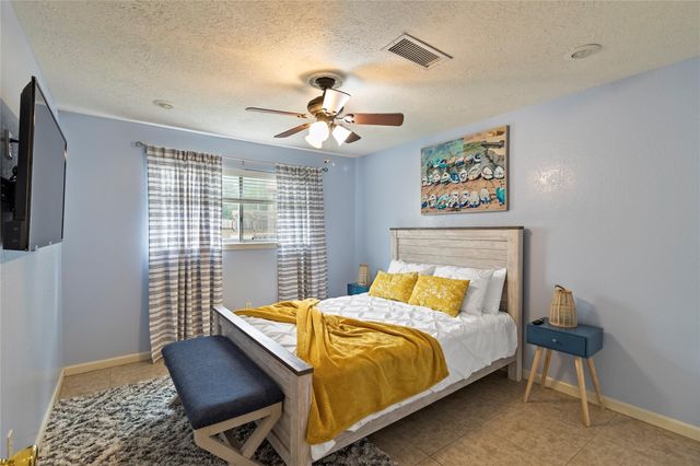 1405 Delabrook Court, Seabrook, TX 77586