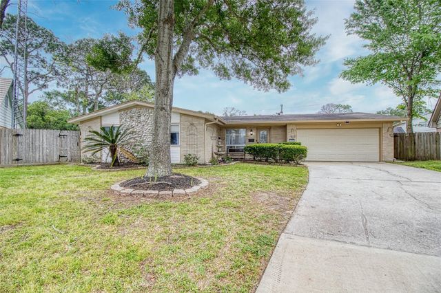 1405 Delabrook Court, Seabrook, TX 77586