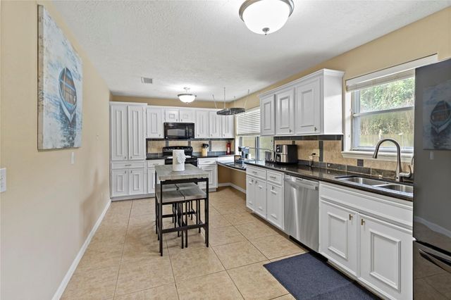 1405 Delabrook Court, Seabrook, TX 77586