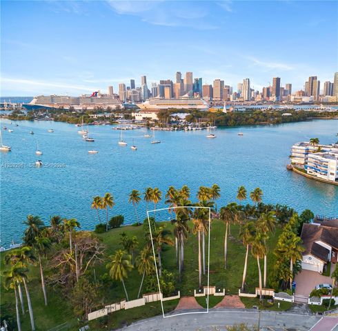 1228 S Venetian Way, Miami, FL 33139