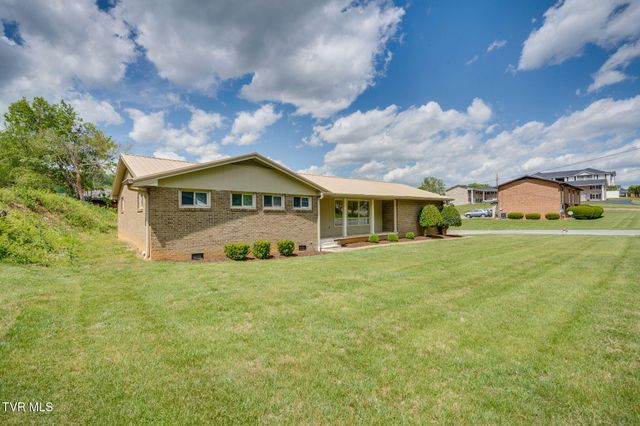 802 Sir Echo Drive, Kingsport, TN 37663