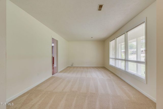 802 Sir Echo Drive, Kingsport, TN 37663