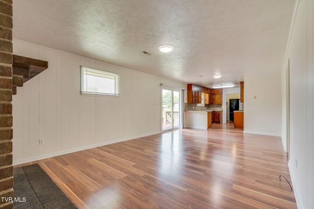 802 Sir Echo Drive, Kingsport, TN 37663