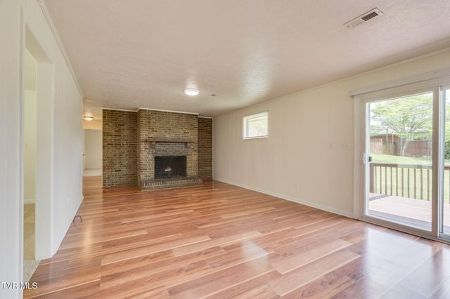 802 Sir Echo Drive, Kingsport, TN 37663