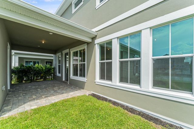 910 SW Newfield Avenue, Palm City, FL 34990