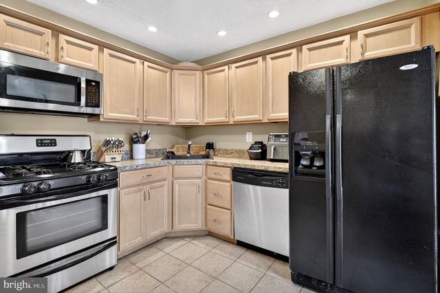 40 WILLOW CT, Hamilton, NJ 08619