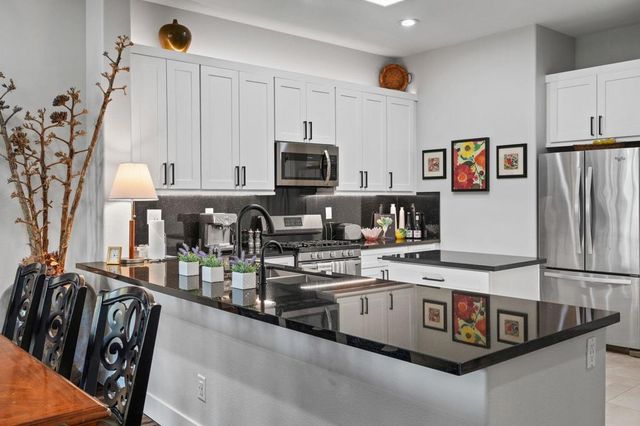 105 N Kavenish Drive, Rancho Mirage, CA 92270