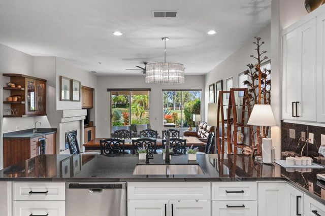 105 N Kavenish Drive, Rancho Mirage, CA 92270