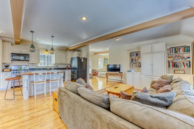 81 Meadow Lane, Woodstock, NH 03262