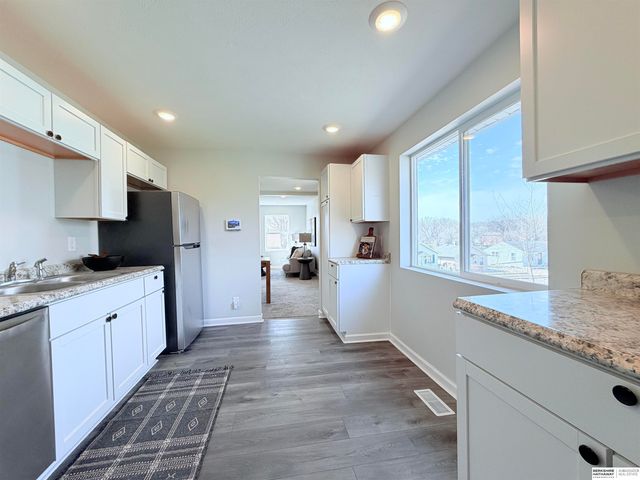 4360 Laurel Avenue, Omaha, NE 68111