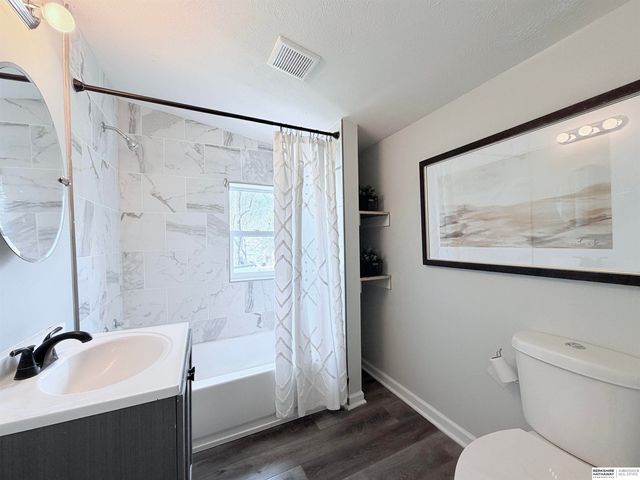 4360 Laurel Avenue, Omaha, NE 68111