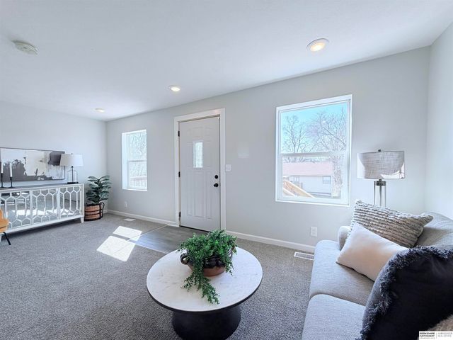 4360 Laurel Avenue, Omaha, NE 68111