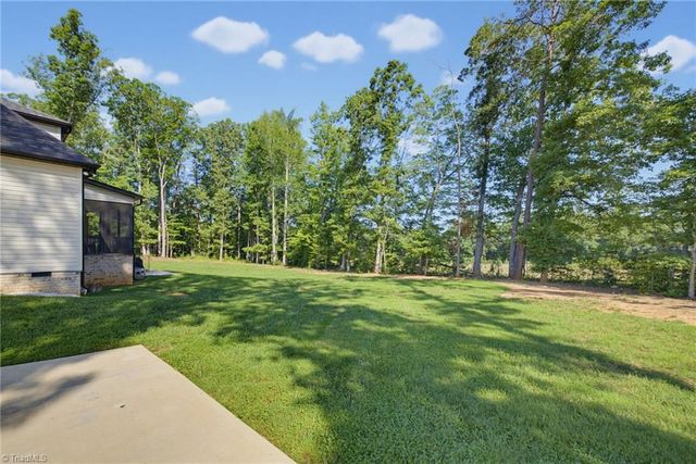 7714 Dovefield Drive, Stokesdale, NC 27357
