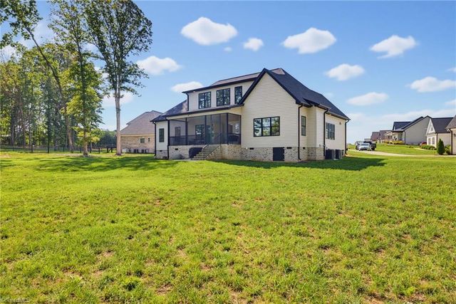 7714 Dovefield Drive, Stokesdale, NC 27357