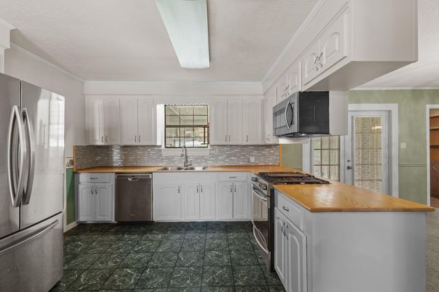 2 Hensarling Dr., Petal, MS 39465