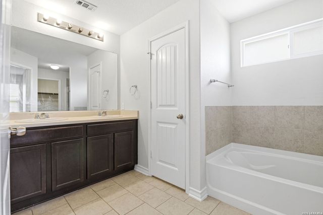 15441 Cooks Petrel, San Antonio, TX 78253