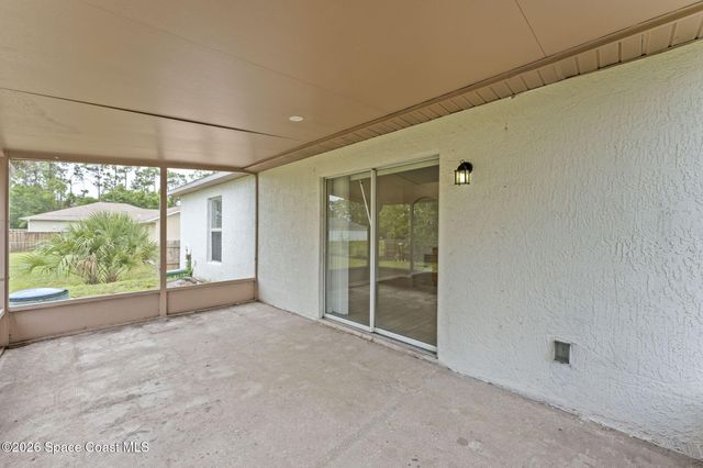 445 Alachua Avenue NW, Palm Bay, FL 32907
