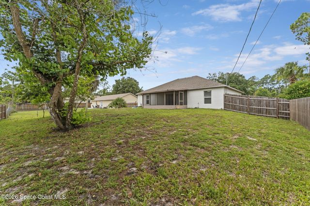 445 Alachua Avenue NW, Palm Bay, FL 32907