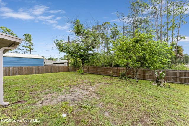 445 Alachua Avenue NW, Palm Bay, FL 32907