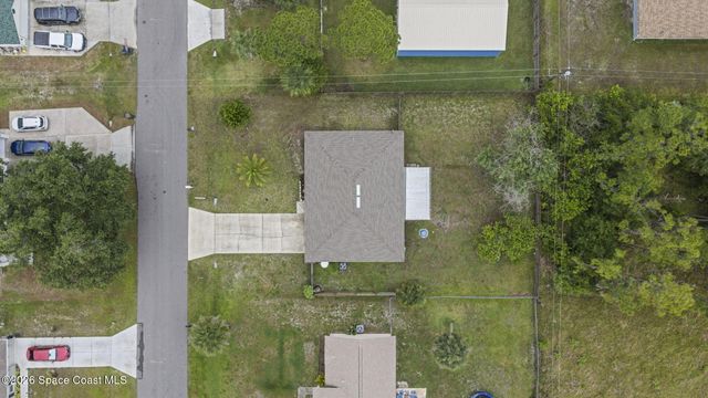445 Alachua Avenue NW, Palm Bay, FL 32907