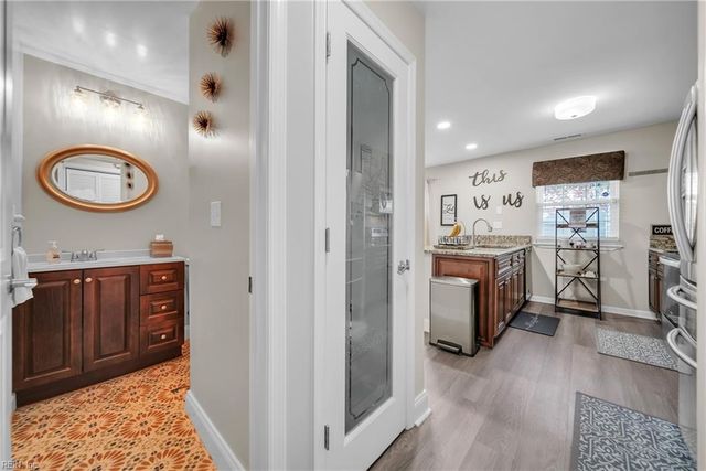 105 Seaside LN, Virginia Beach, VA 23462