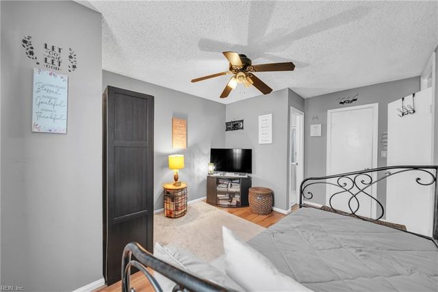 105 Seaside LN, Virginia Beach, VA 23462