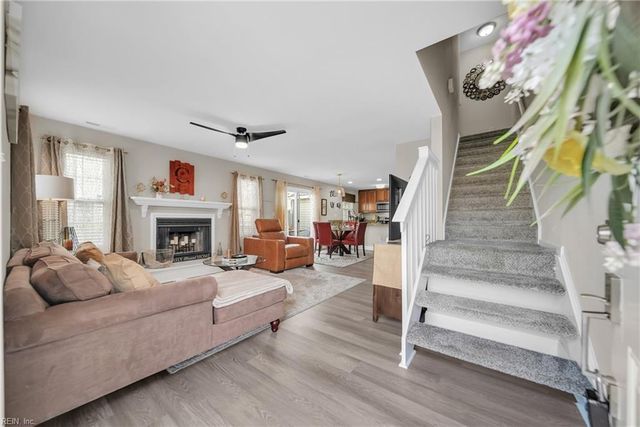 105 Seaside LN, Virginia Beach, VA 23462