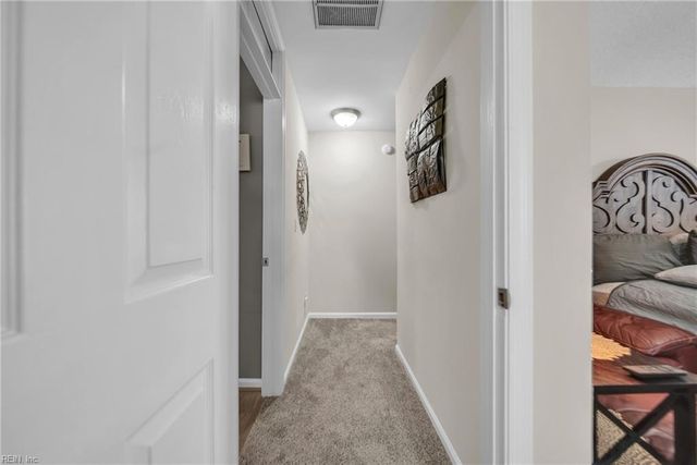 105 Seaside LN, Virginia Beach, VA 23462