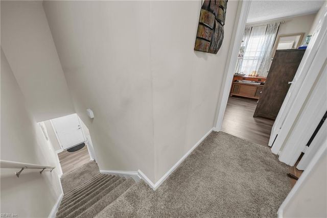 105 Seaside LN, Virginia Beach, VA 23462