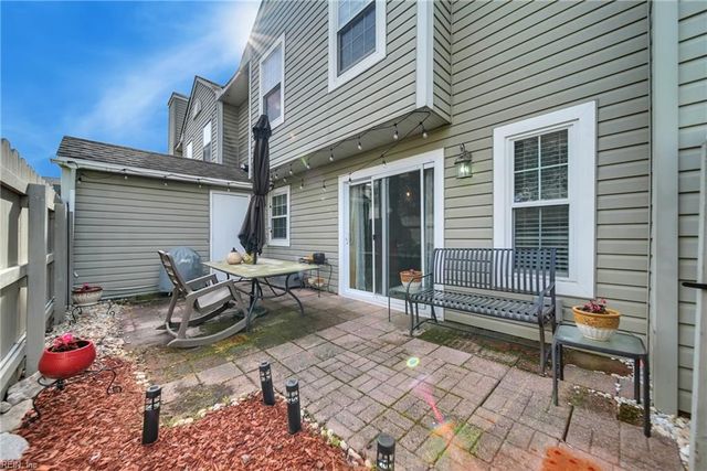 105 Seaside LN, Virginia Beach, VA 23462