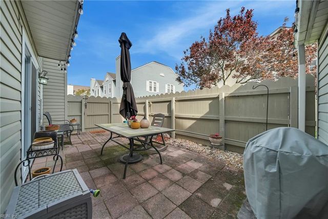 105 Seaside LN, Virginia Beach, VA 23462