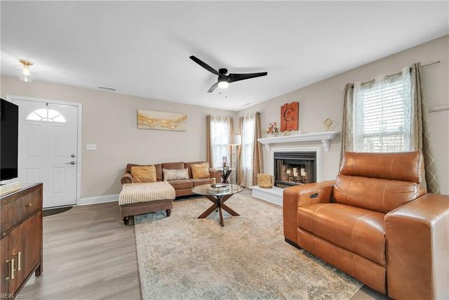 105 Seaside LN, Virginia Beach, VA 23462