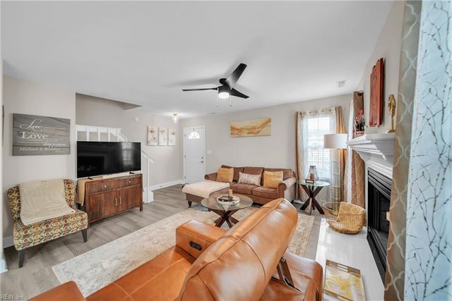 105 Seaside LN, Virginia Beach, VA 23462