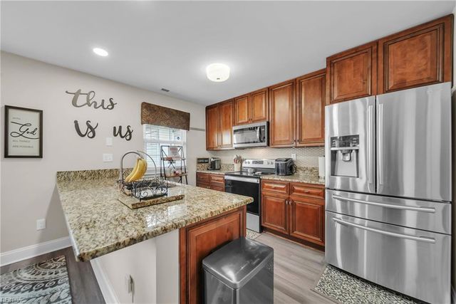 105 Seaside LN, Virginia Beach, VA 23462
