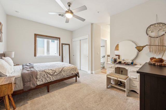 2827 Manor RD 3104, Austin, TX 78722