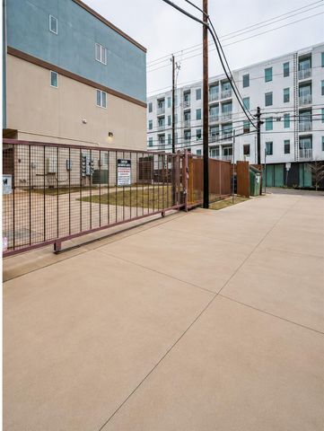 2827 Manor RD 3104, Austin, TX 78722