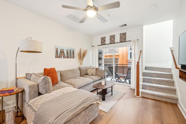 2827 Manor RD 3104, Austin, TX 78722