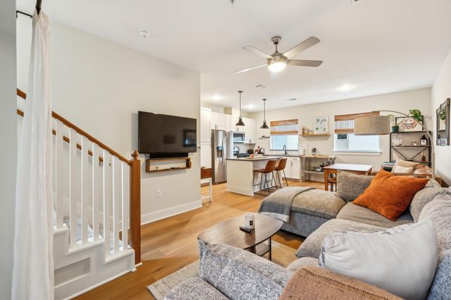 2827 Manor RD 3104, Austin, TX 78722