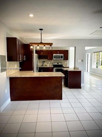 7425 SW 118th St 0, Pinecrest, FL 33156