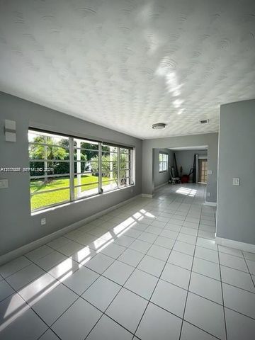 7425 SW 118th St 0, Pinecrest, FL 33156