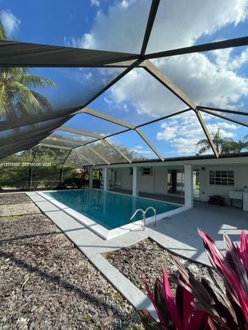 7425 SW 118th St 0, Pinecrest, FL 33156