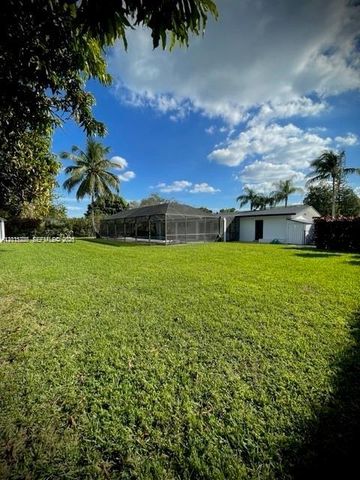 7425 SW 118th St 0, Pinecrest, FL 33156
