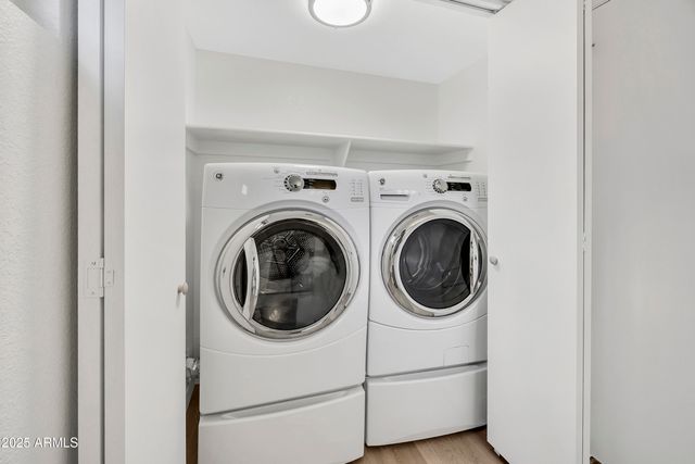 8876 W BLUEFIELD Avenue, Peoria, AZ 85382