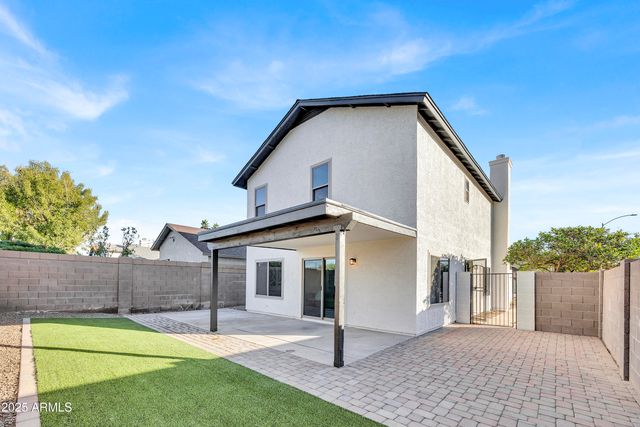 8876 W BLUEFIELD Avenue, Peoria, AZ 85382